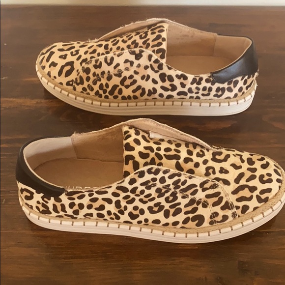 J Slides leopard shoes - Picture 3 of 7